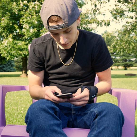 Meet your Posher, Dom - Picture 1 of 1